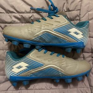 Kids Lotto Cleats Size 2